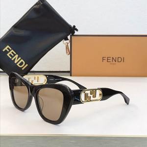 Fendi Sunglasses 424